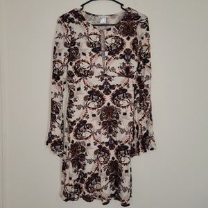 Venus WM S Dress Paisley Long Angel Sleeve Button Closure Deep Key Hole Neck